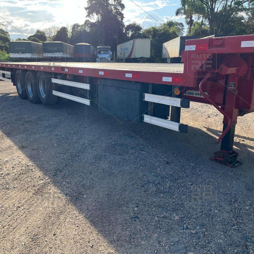 Carreta SEMI-REBOQUE PRANCHA Randon ANO 2008 3 Eixos de Auto RF Curitiba PR no Paraná