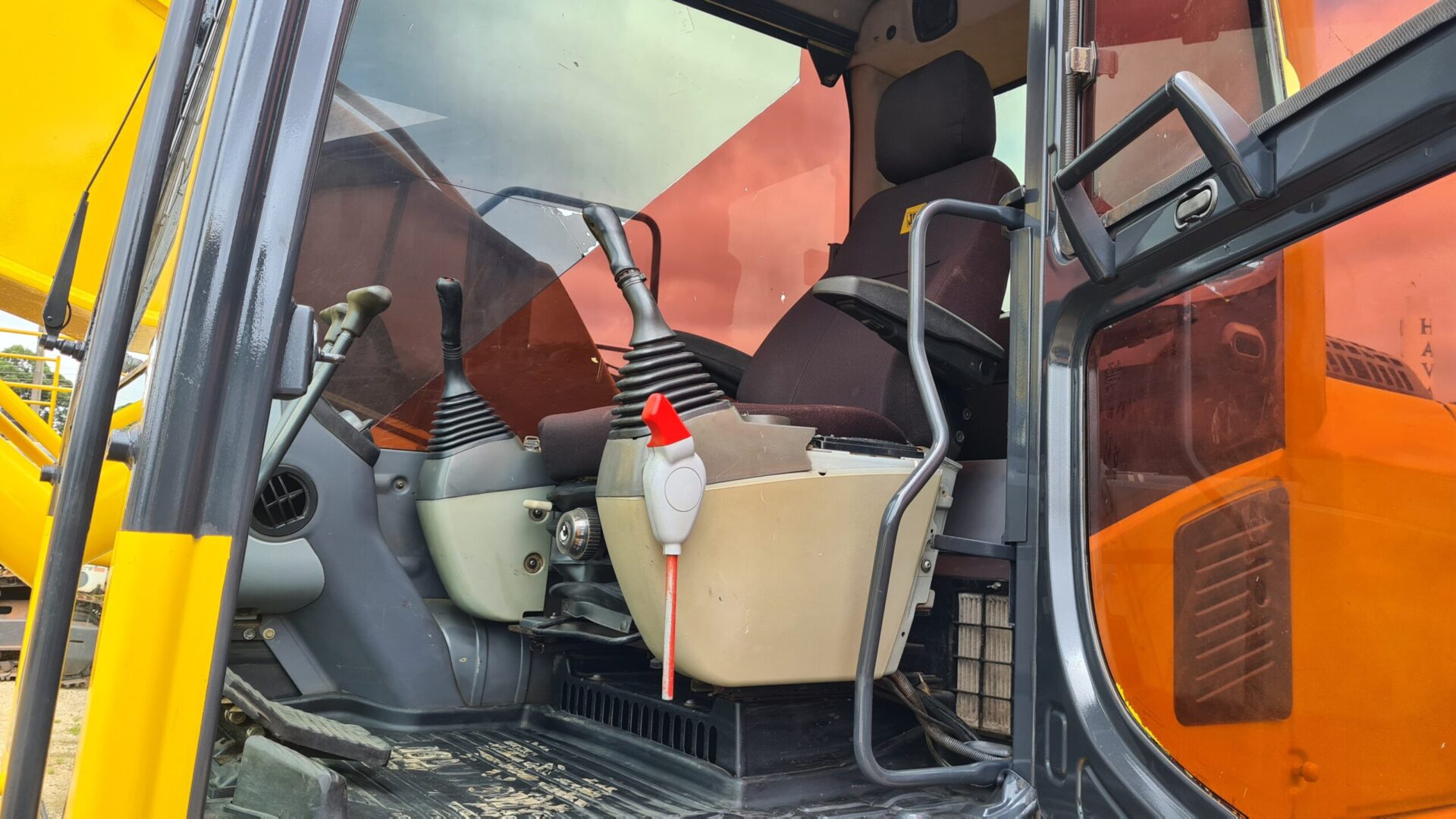 ESCAVADEIRA KOMATSU PC-200 2009 de Br Tratores no Paraná