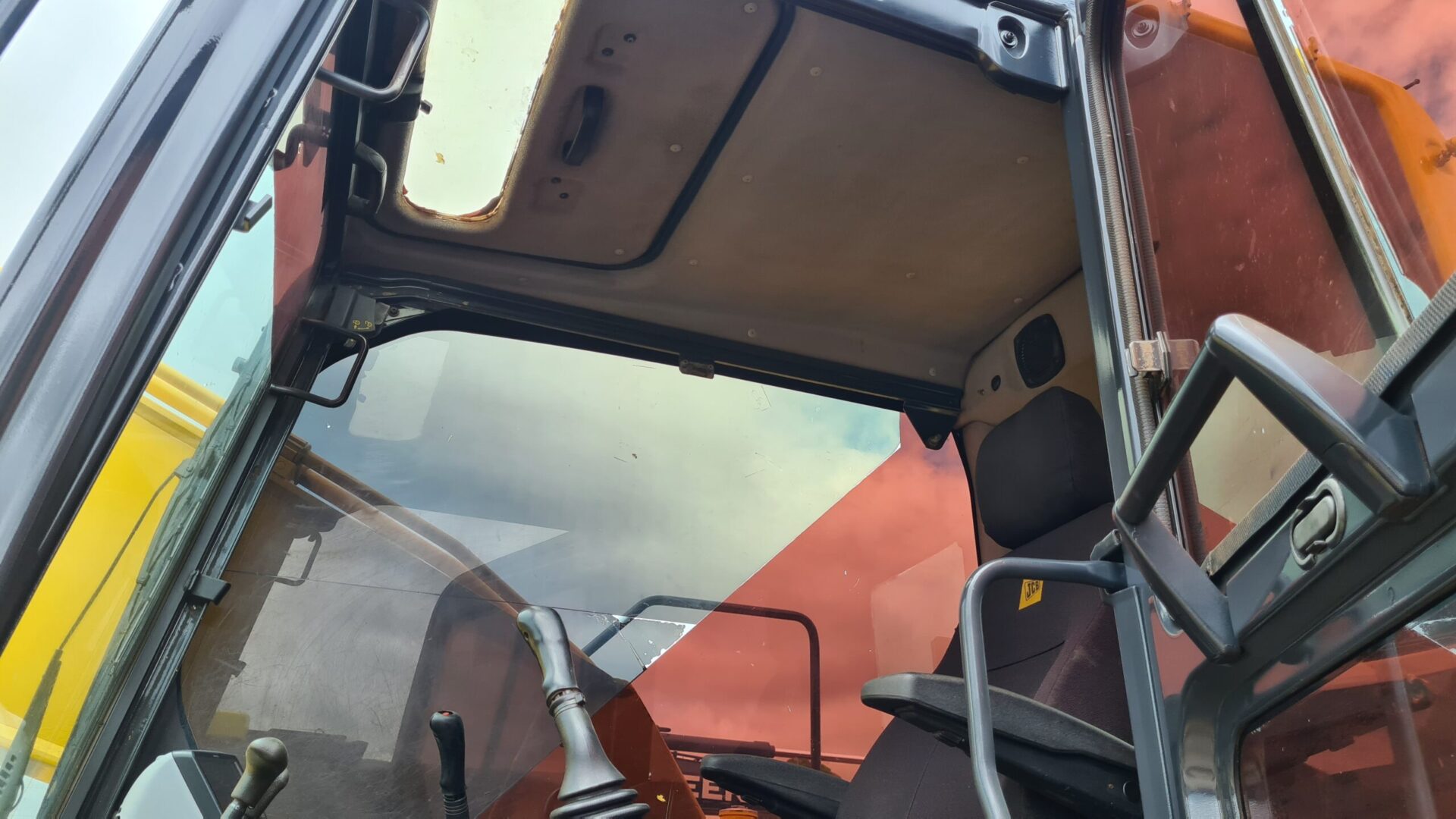 ESCAVADEIRA KOMATSU PC-200 2009 de Br Tratores no Paraná