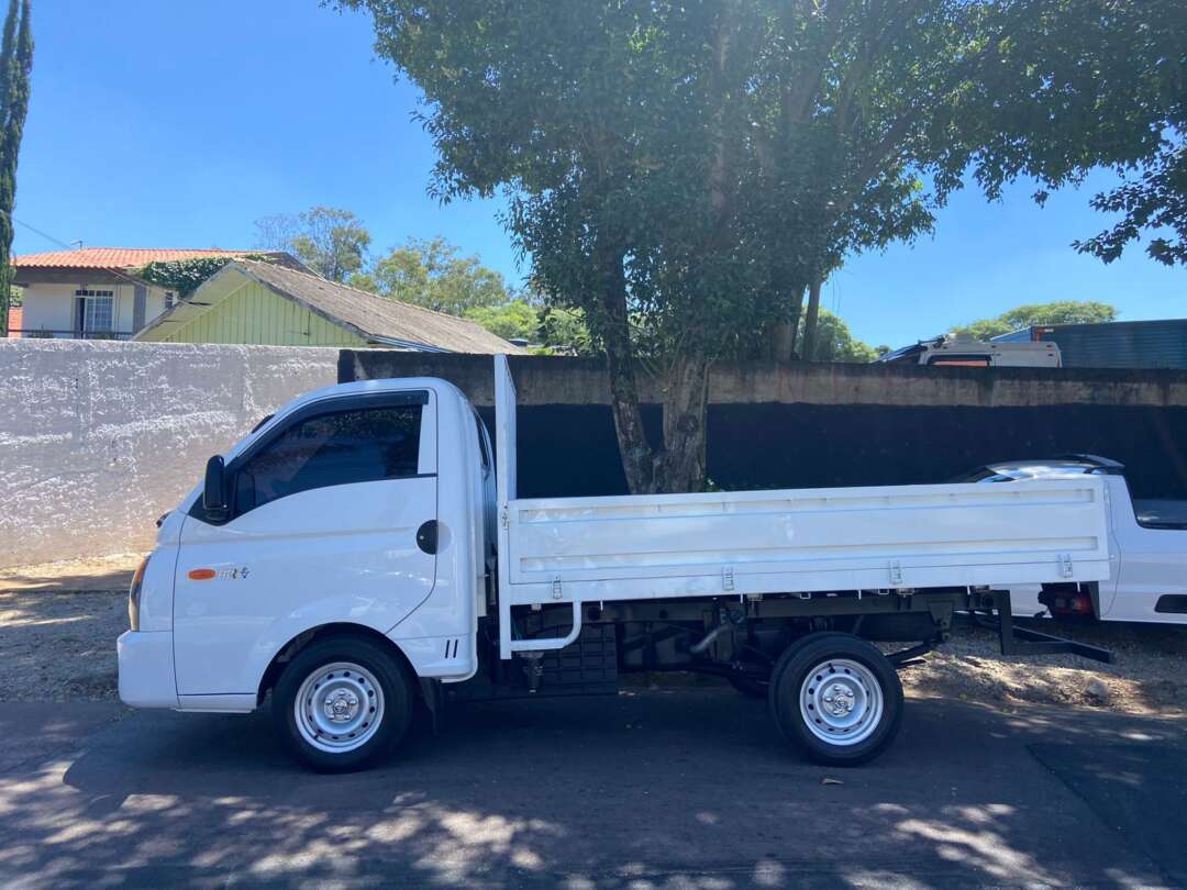 Caminhão HYUNDAI HR Carroceria ANO 2019 de Peregrino Caminhões no Paraná