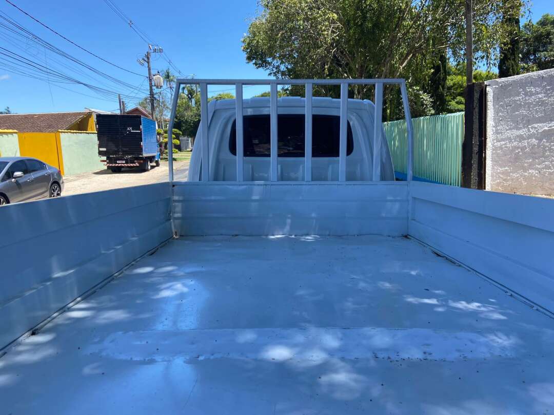 Caminhão HYUNDAI HR Carroceria ANO 2019 de Peregrino Caminhões no Paraná