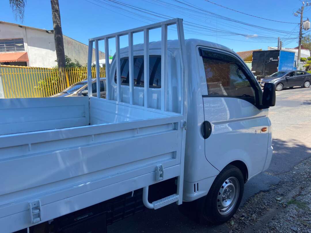 Caminhão HYUNDAI HR Carroceria ANO 2019 de Peregrino Caminhões no Paraná