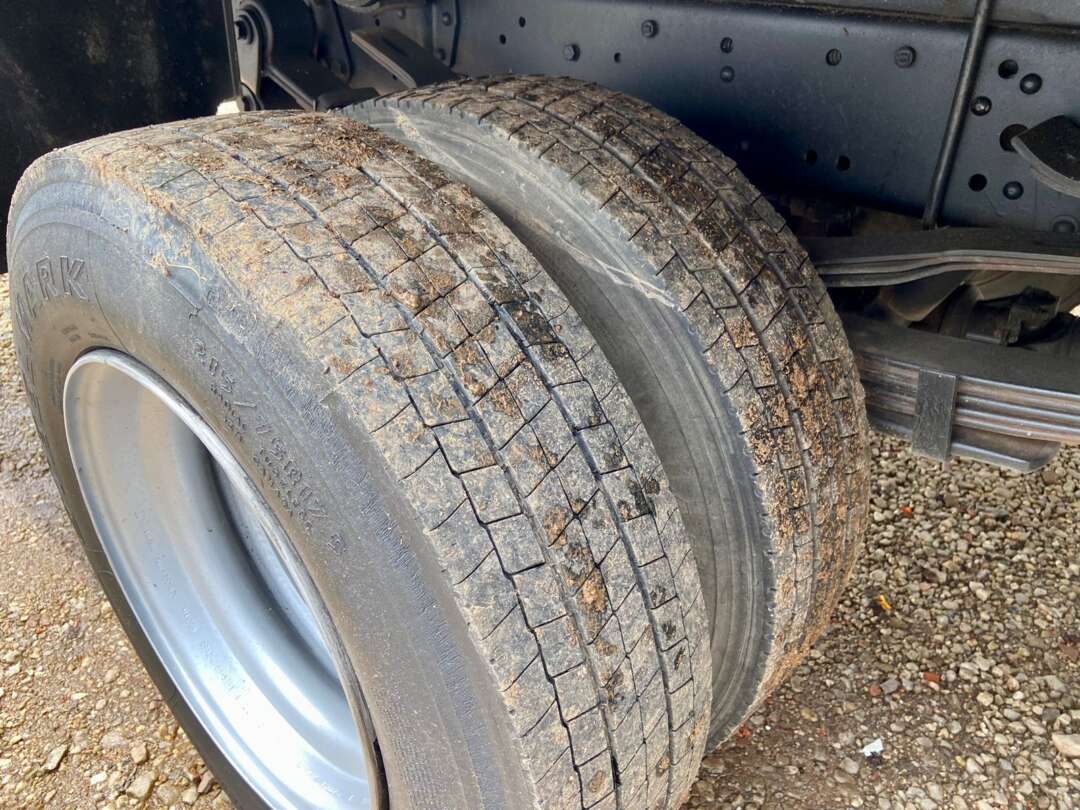 Caminhão VOLKSWAGEN VW 10160 Baú Furgão ANO 2015 de Peregrino Caminhões no Paraná