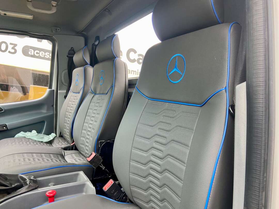 Caminhão MERCEDES BENZ MB 915 Chassis ANO 2012 de Peregrino Caminhões no Paraná