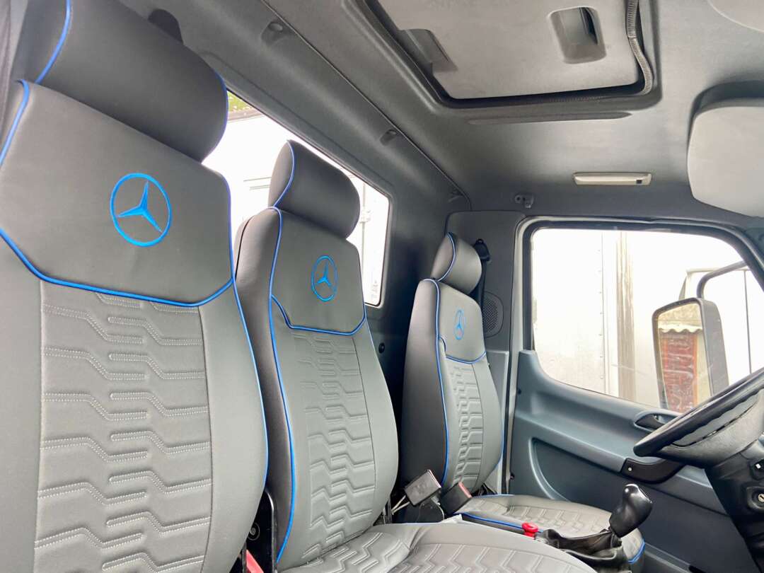 Caminhão MERCEDES BENZ MB 915 Chassis ANO 2012 de Peregrino Caminhões no Paraná