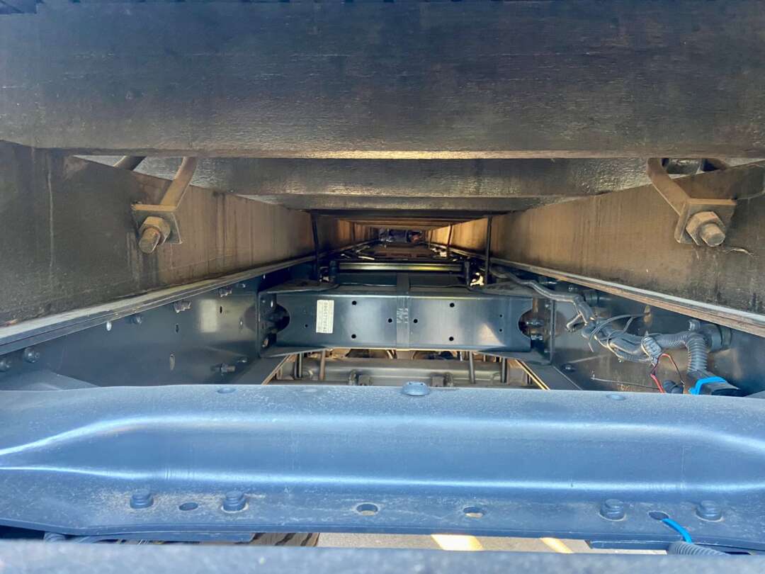 Caminhão IVECO TECTOR 240E28 Carga Seca ANO 2014 de Peregrino Caminhões no Paraná