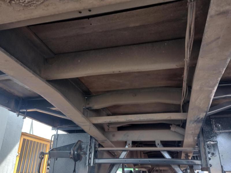 CARRETA GRADE BAIXA E PORTA CONTAINER GUERRA 2008 COM PNEUS de 1.000CAR Curitiba no Paraná