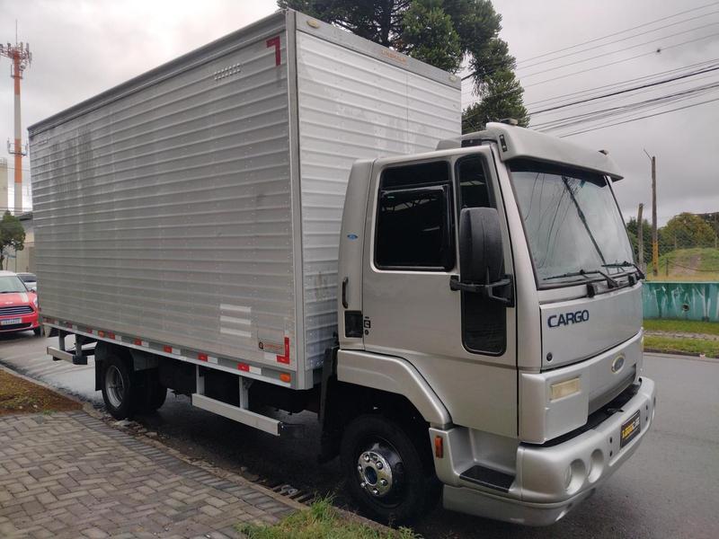 CAMINHÃO 3/4 FORD CARGO 815 2012 BAÚ de 1.000CAR Curitiba no Paraná