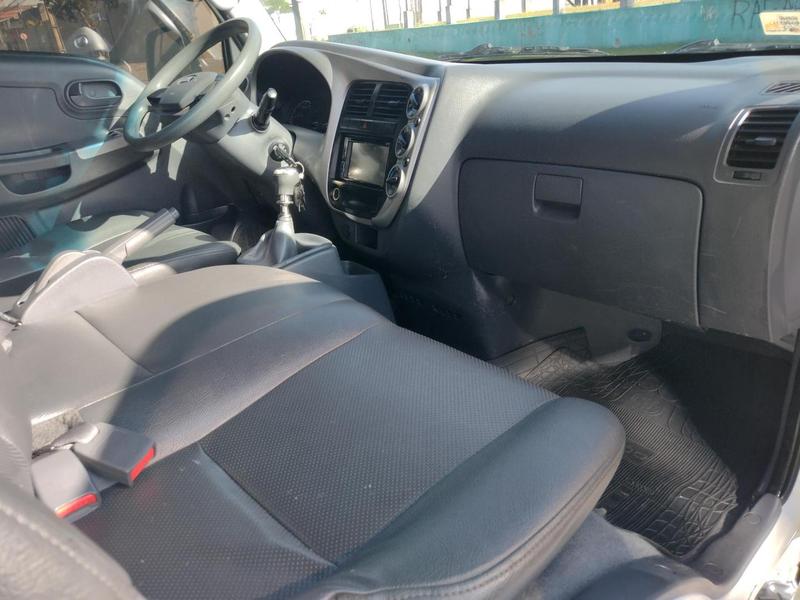 KIA BONGO K-2500 2.5 4X2 2020 de 1.000CAR Curitiba no Paraná