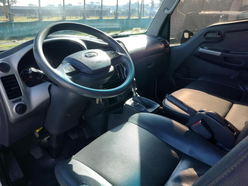 KIA BONGO K-2500 2.5 4X2 2020 de 1.000CAR Curitiba no Paraná