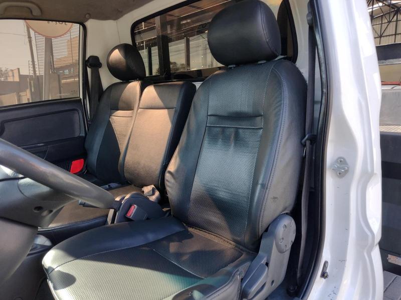 KIA BONGO K-2500 2.5 4X2 2020 de 1.000CAR Curitiba no Paraná