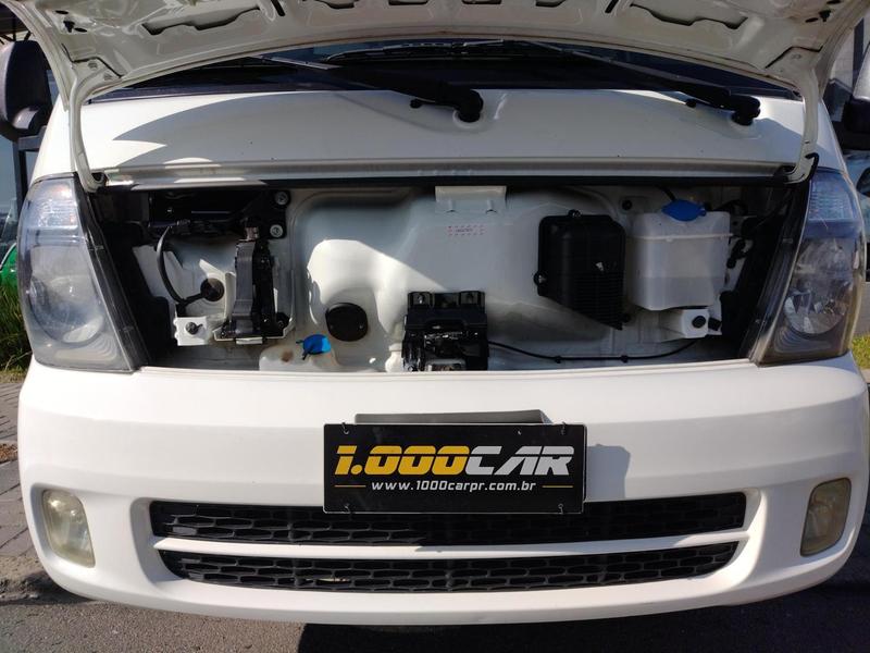 KIA BONGO K-2500 2.5 4X2 2020 de 1.000CAR Curitiba no Paraná