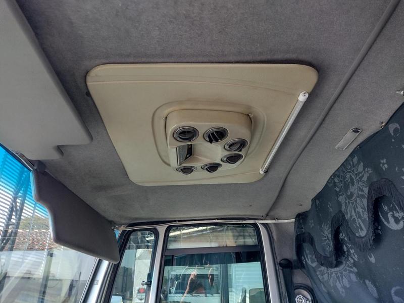 Caminhão FORD CARGO 815 Baú Furgão ANO 2012 de 1.000CAR Curitiba no Paraná