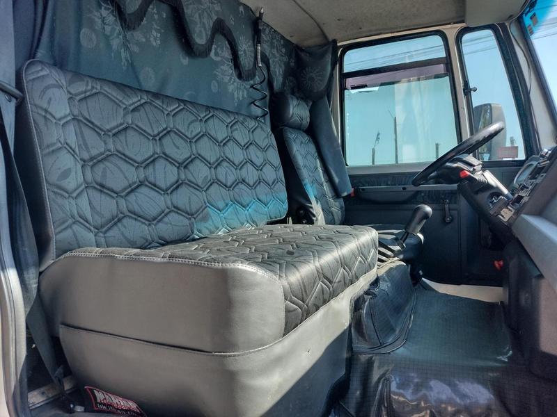 Caminhão FORD CARGO 815 Baú Furgão ANO 2012 de 1.000CAR Curitiba no Paraná