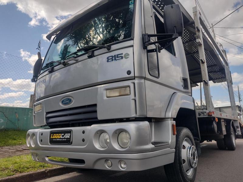 Caminhão FORD CARGO 815 Plataforma ANO 2010 de 1.000CAR Curitiba no Paraná