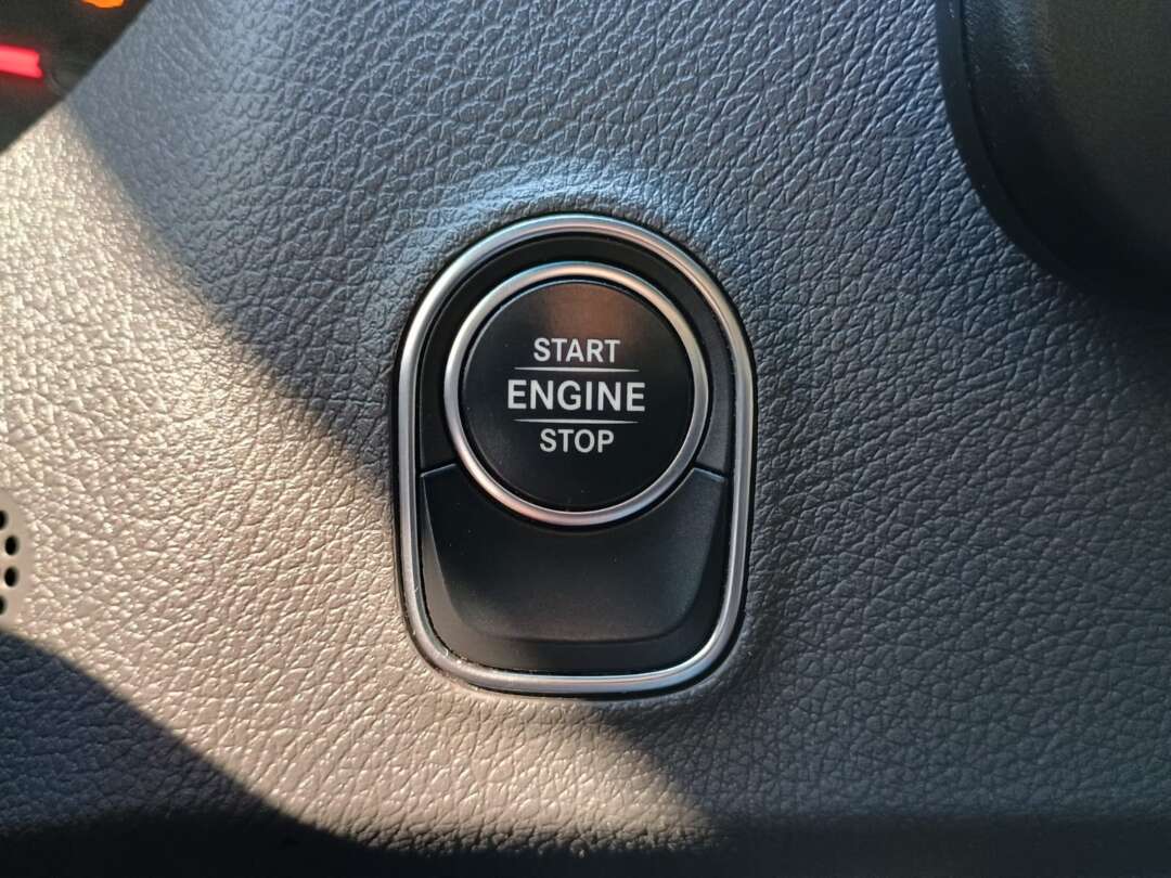 Caminhão MERCEDES BENZ SPRINTER Baú Furgão ANO 2021 de 1.000CAR Curitiba no Paraná