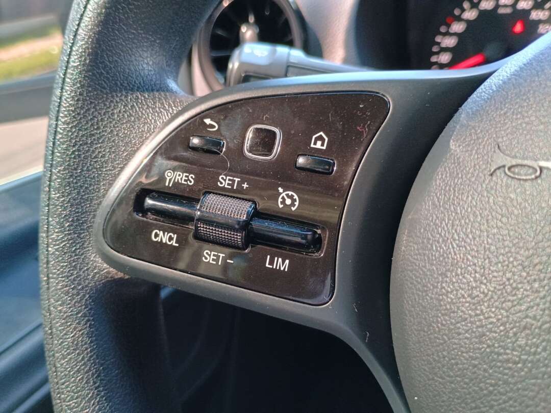 Caminhão MERCEDES BENZ SPRINTER Baú Furgão ANO 2021 de 1.000CAR Curitiba no Paraná