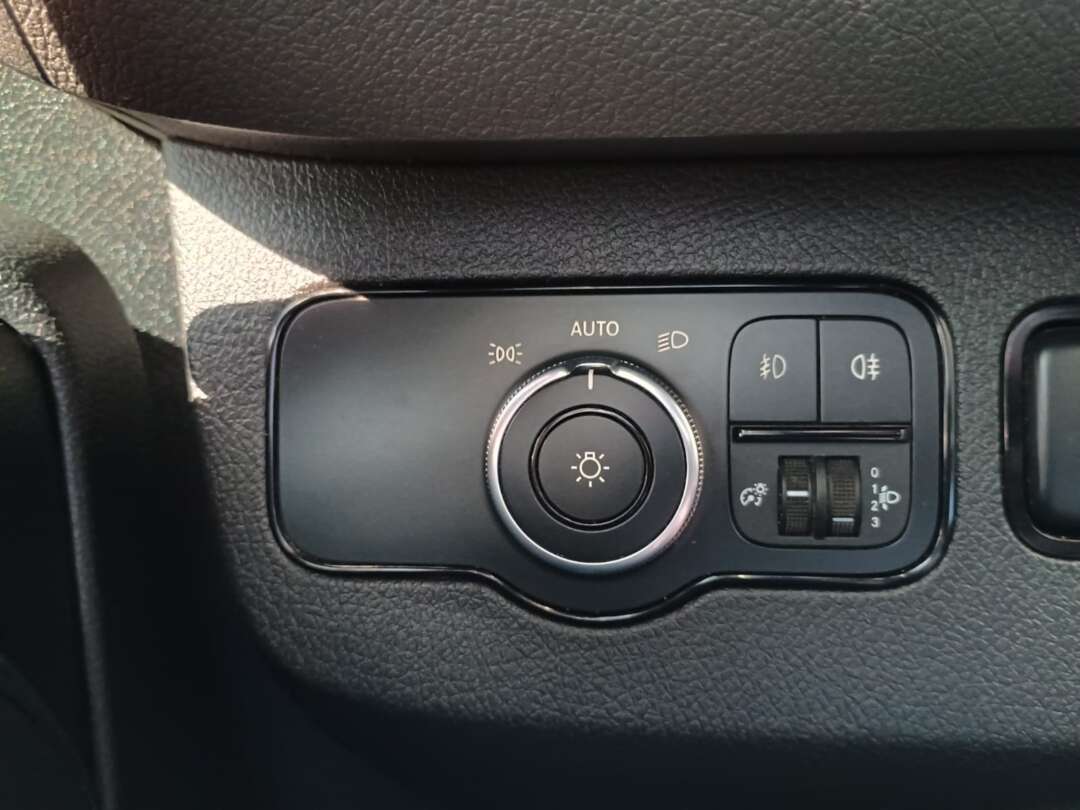 Caminhão MERCEDES BENZ SPRINTER Baú Furgão ANO 2021 de 1.000CAR Curitiba no Paraná