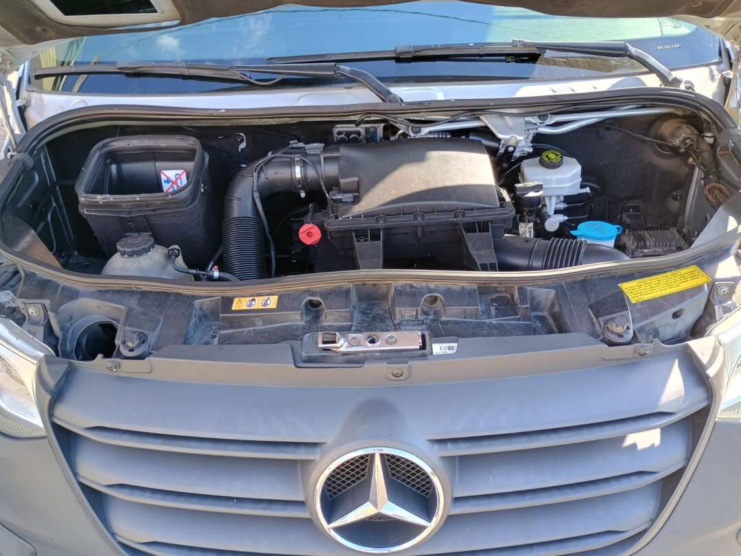 Caminhão MERCEDES BENZ SPRINTER Baú Furgão ANO 2021 de 1.000CAR Curitiba no Paraná