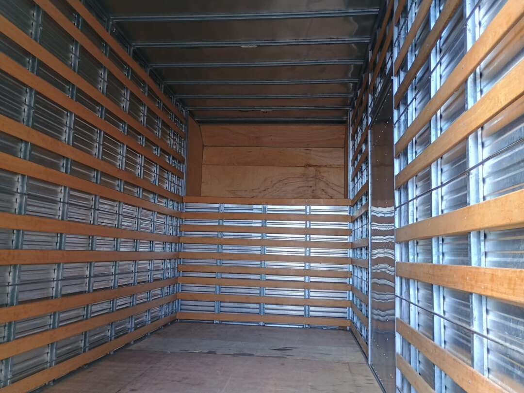 Caminhão MERCEDES BENZ SPRINTER Baú Furgão ANO 2021 de 1.000CAR Curitiba no Paraná