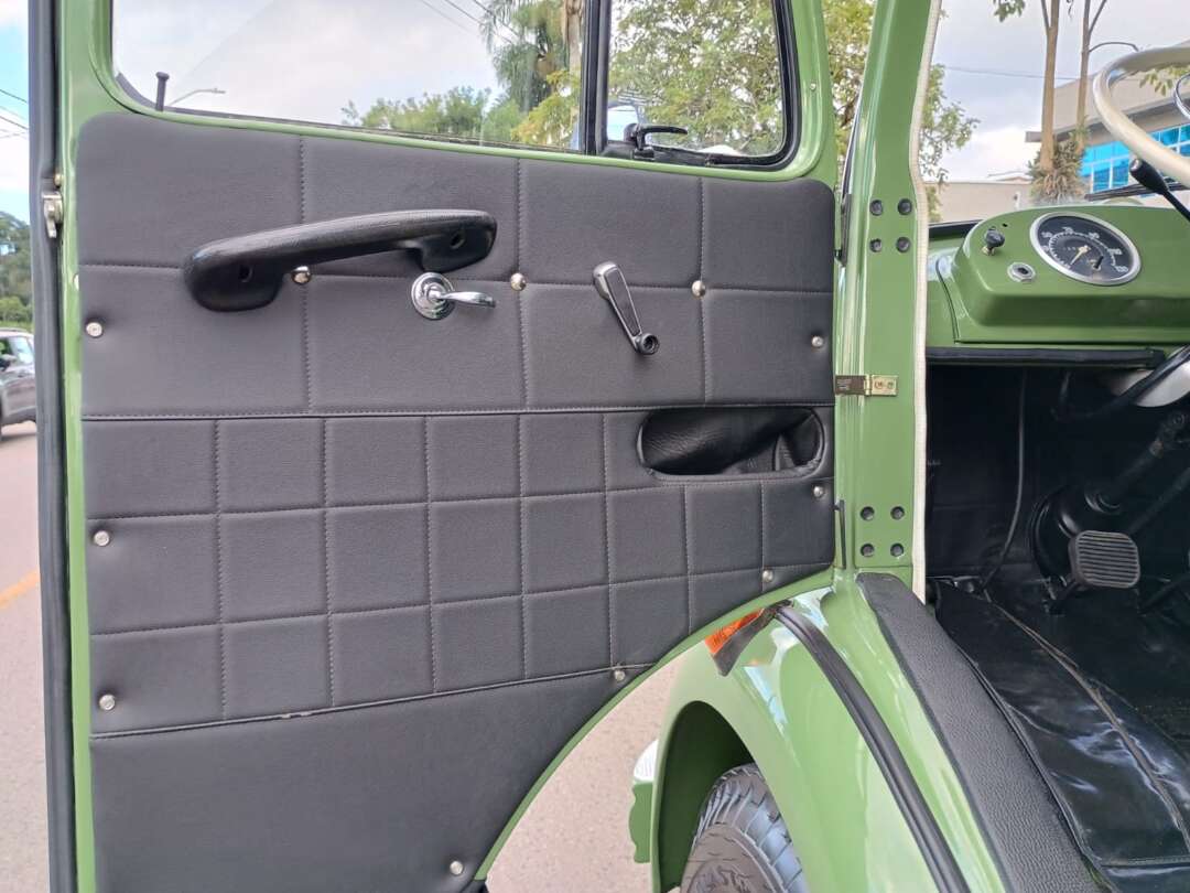 Caminhão MERCEDES BENZ MB 1111 Chassis ANO 1969 de 1.000CAR Curitiba no Paraná