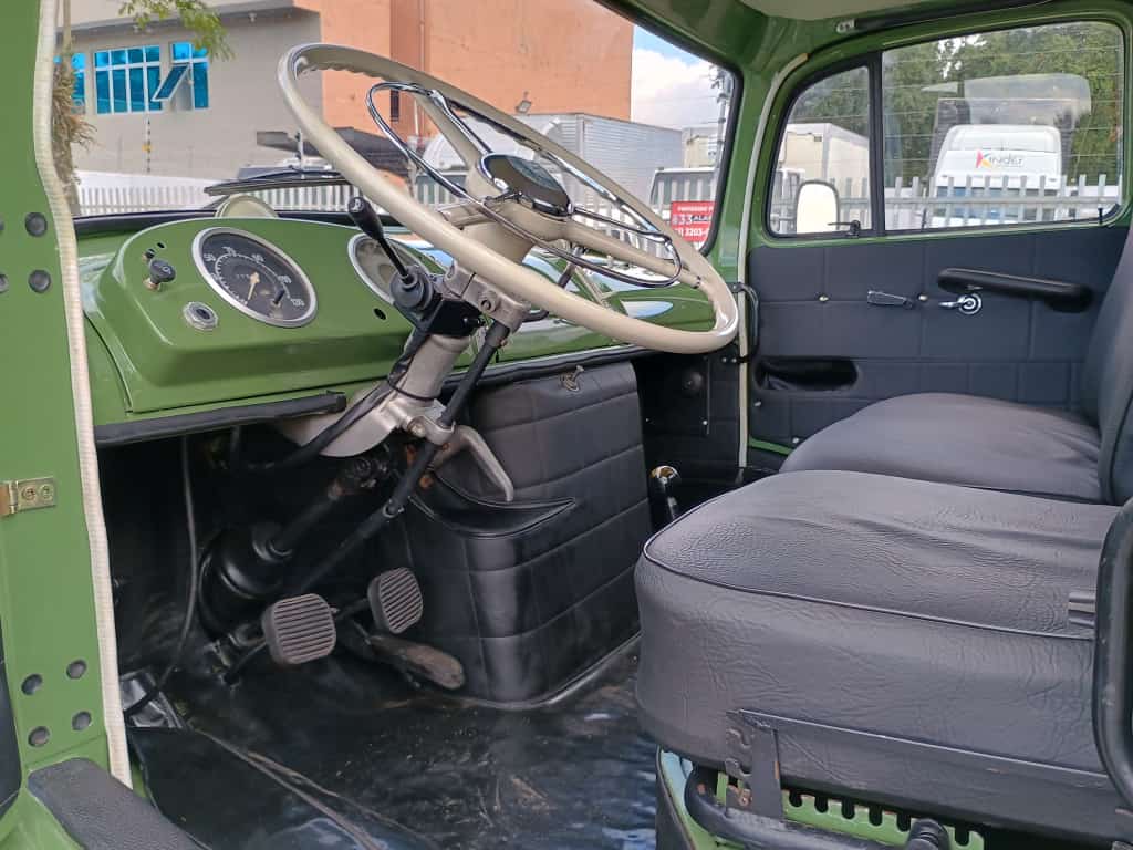 Caminhão MERCEDES BENZ MB 1111 Chassis ANO 1969 de 1.000CAR Curitiba no Paraná