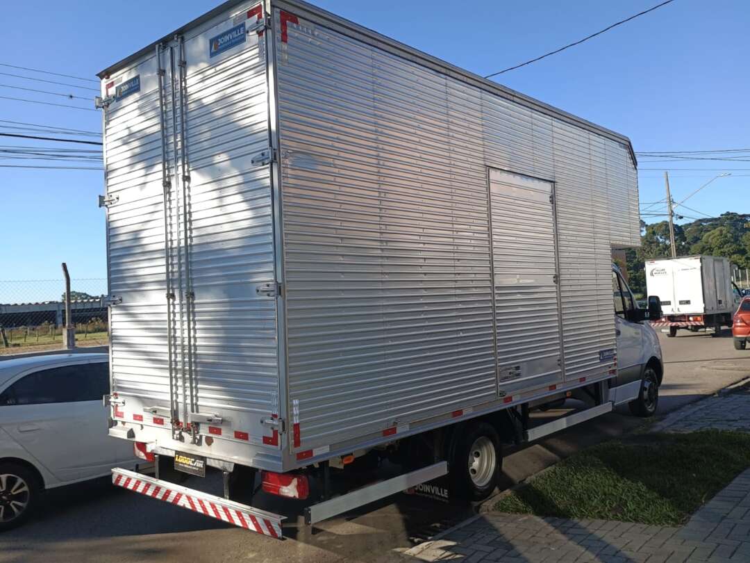 Caminhão MERCEDES BENZ SPRINTER Baú Furgão ANO 2022 de 1.000CAR Curitiba no Paraná