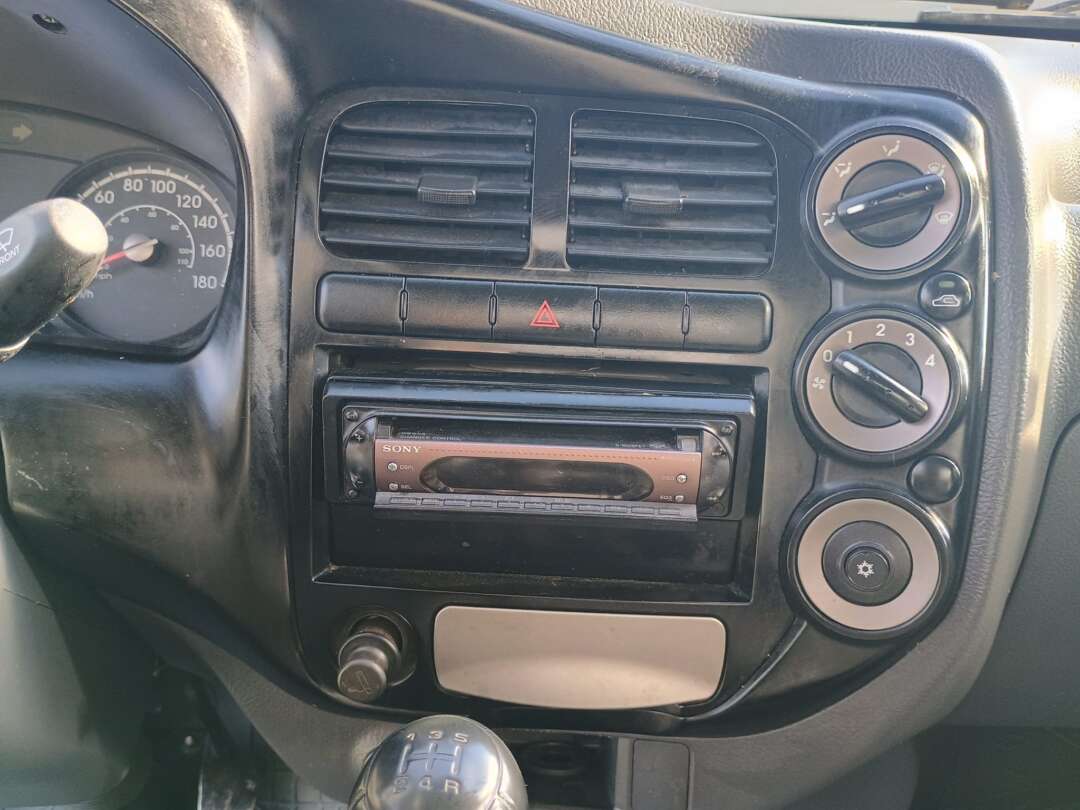 Caminhão KIA BONGO K-2500 Baú Furgão ANO 2012 de 1.000CAR Curitiba no Paraná