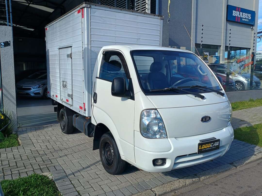 Caminhão KIA BONGO K-2500 Baú Furgão ANO 2012 de 1.000CAR Curitiba no Paraná