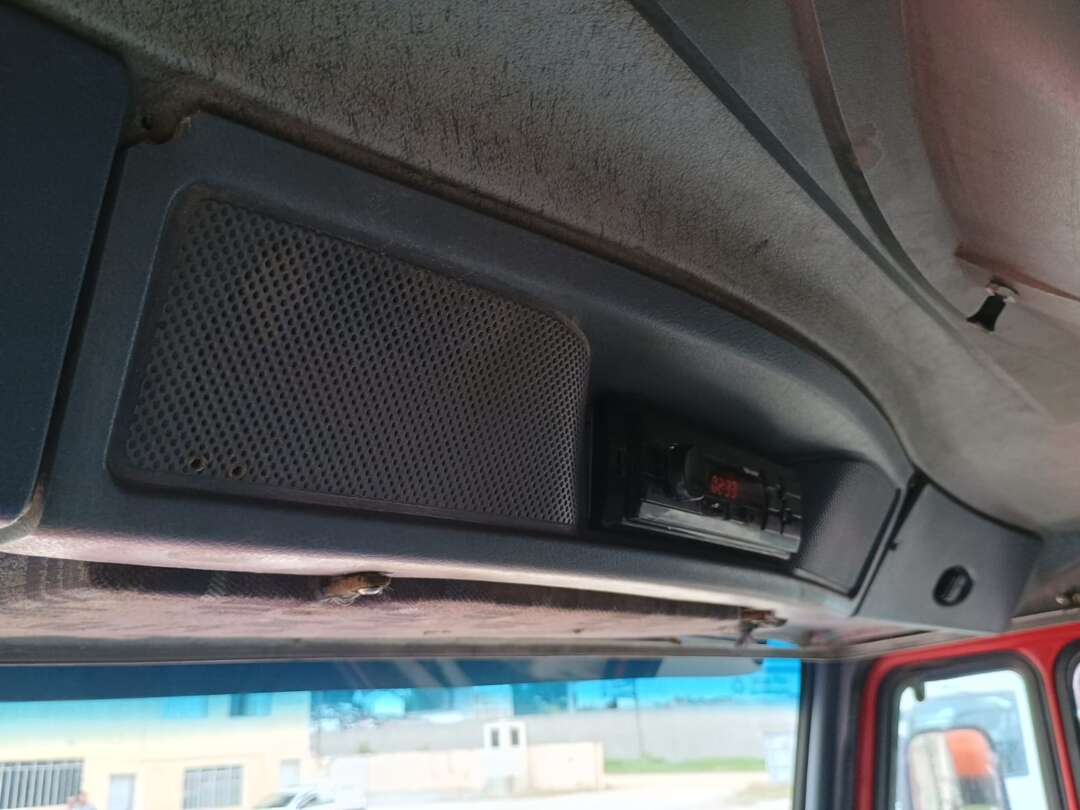 Caminhão MERCEDES BENZ MB 1620 Carroceria ANO 2009 de 1.000CAR Curitiba no Paraná