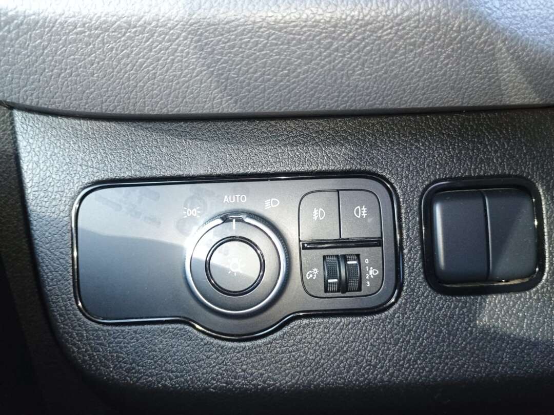 Caminhão MERCEDES BENZ SPRINTER Baú Furgão ANO 2022 de 1.000CAR Curitiba no Paraná