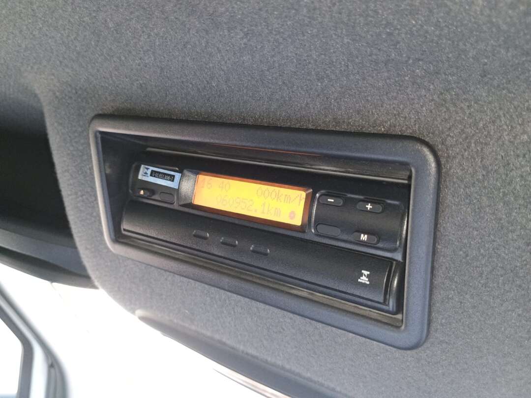 Caminhão MERCEDES BENZ SPRINTER Baú Furgão ANO 2022 de 1.000CAR Curitiba no Paraná