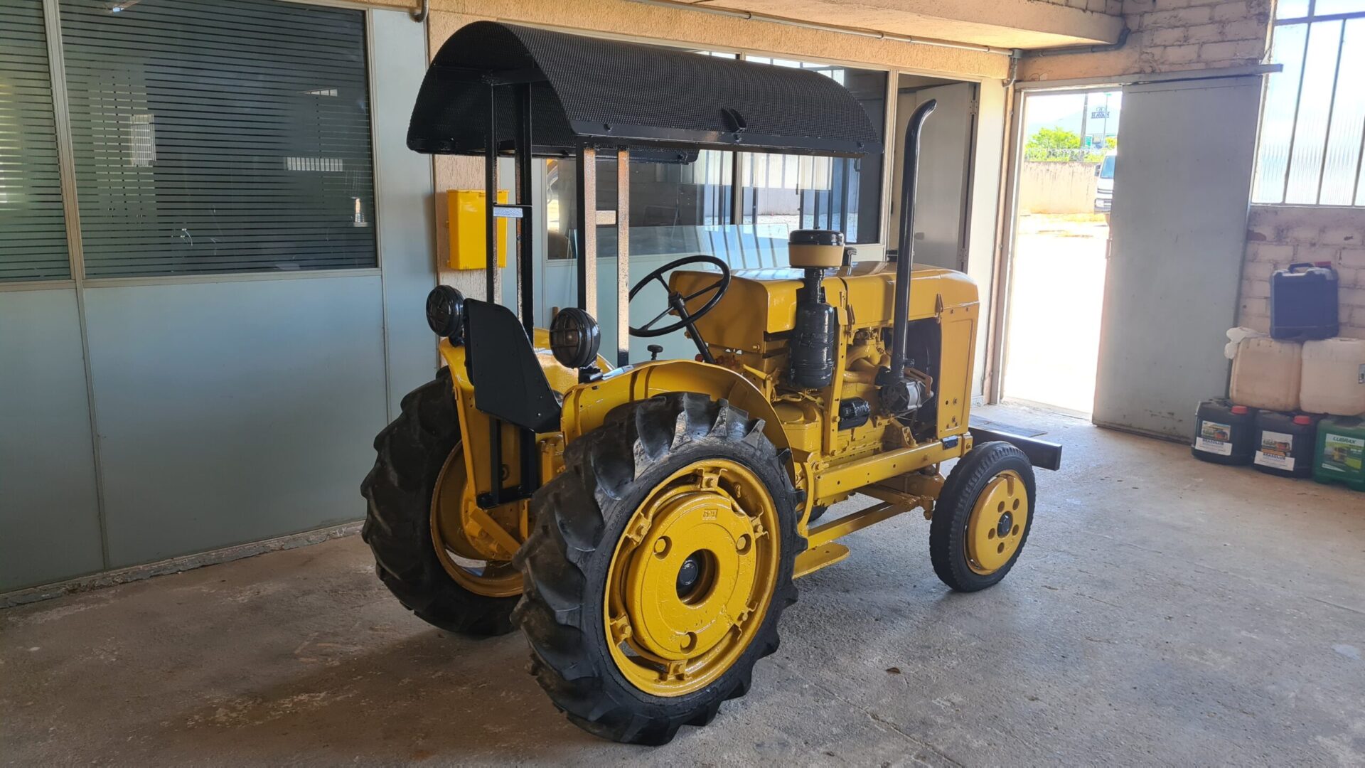 TRATOR AGRICOLA FIAT DE PNEU PARA COLECIONADORES de Br Tratores no Paraná