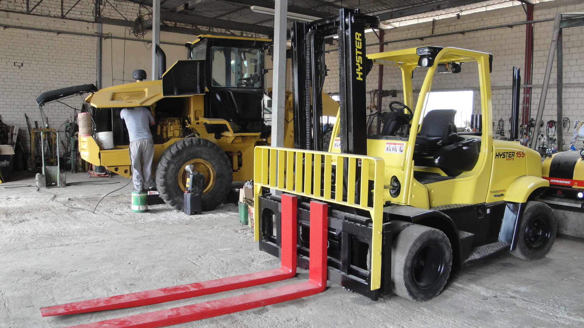 EMPILHADEIRA HYSTER H-155 FT 2014 de Br Tratores no Paraná
