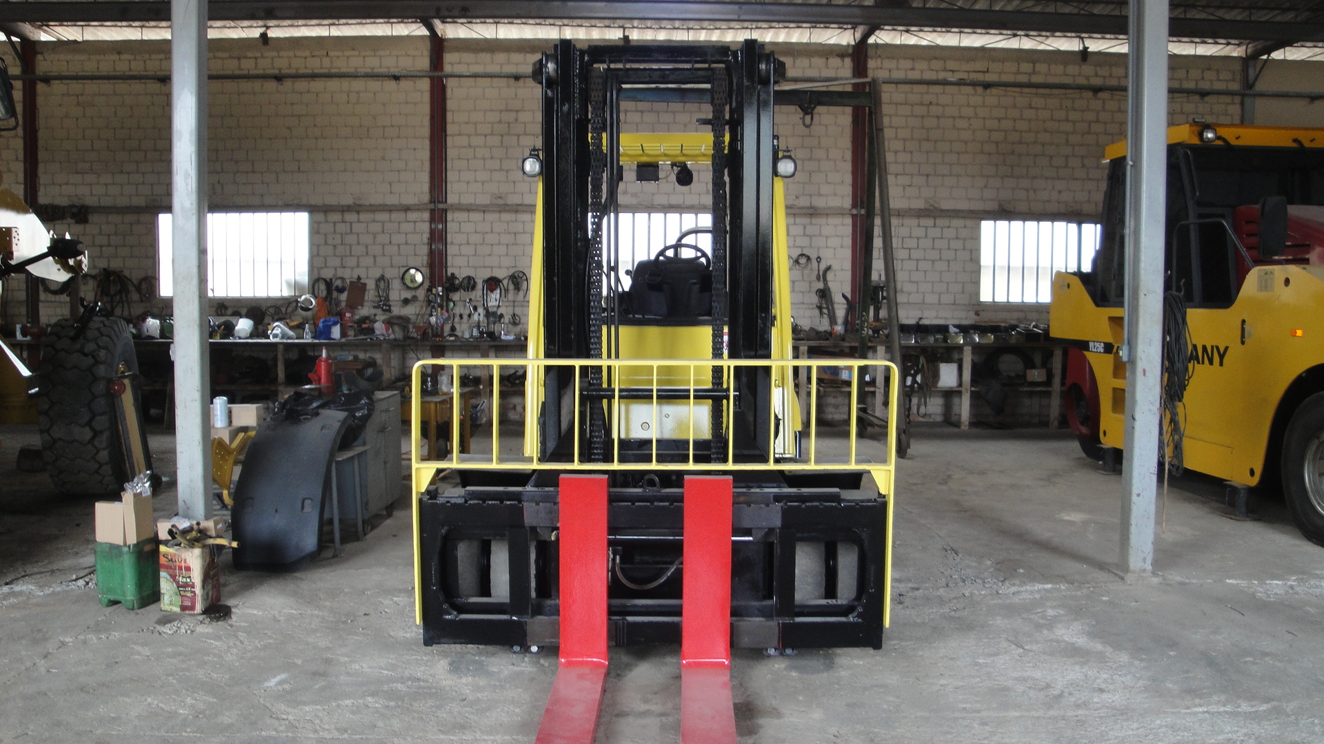 EMPILHADEIRA HYSTER H-155 FT 2014 de Br Tratores no Paraná