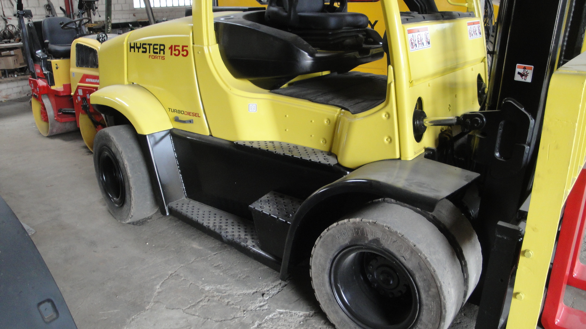 EMPILHADEIRA HYSTER H-155 FT 2014 de Br Tratores no Paraná