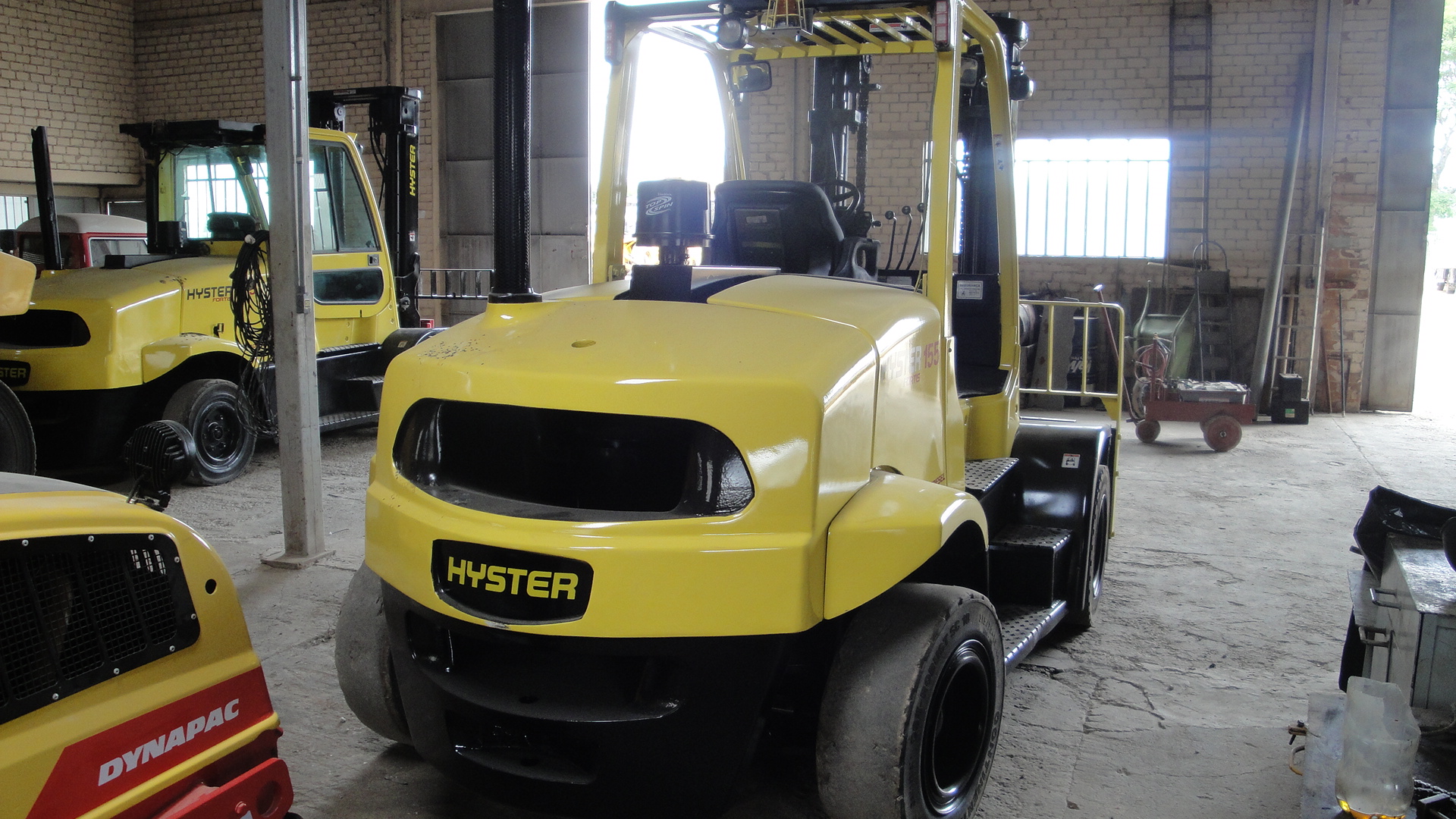 EMPILHADEIRA HYSTER H-155 FT 2014 de Br Tratores no Paraná