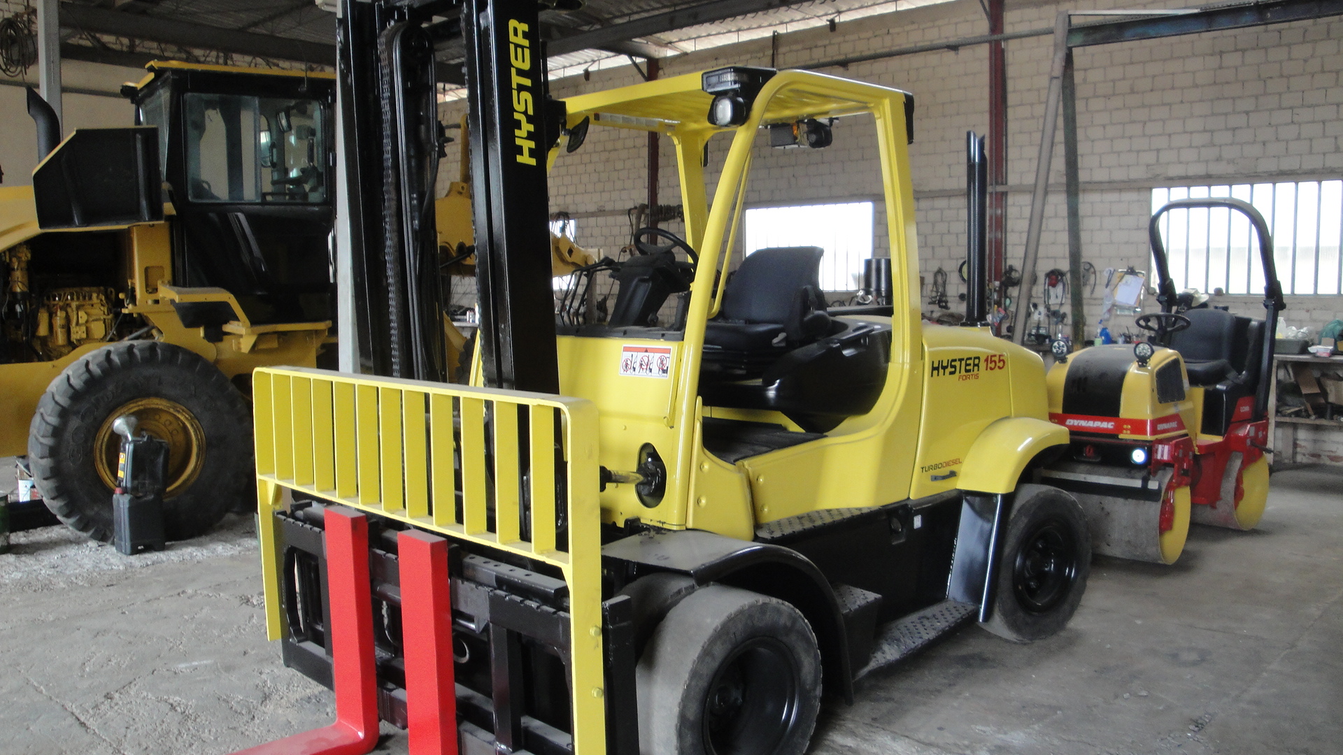 EMPILHADEIRA HYSTER H-155 FT 2014 de Br Tratores no Paraná