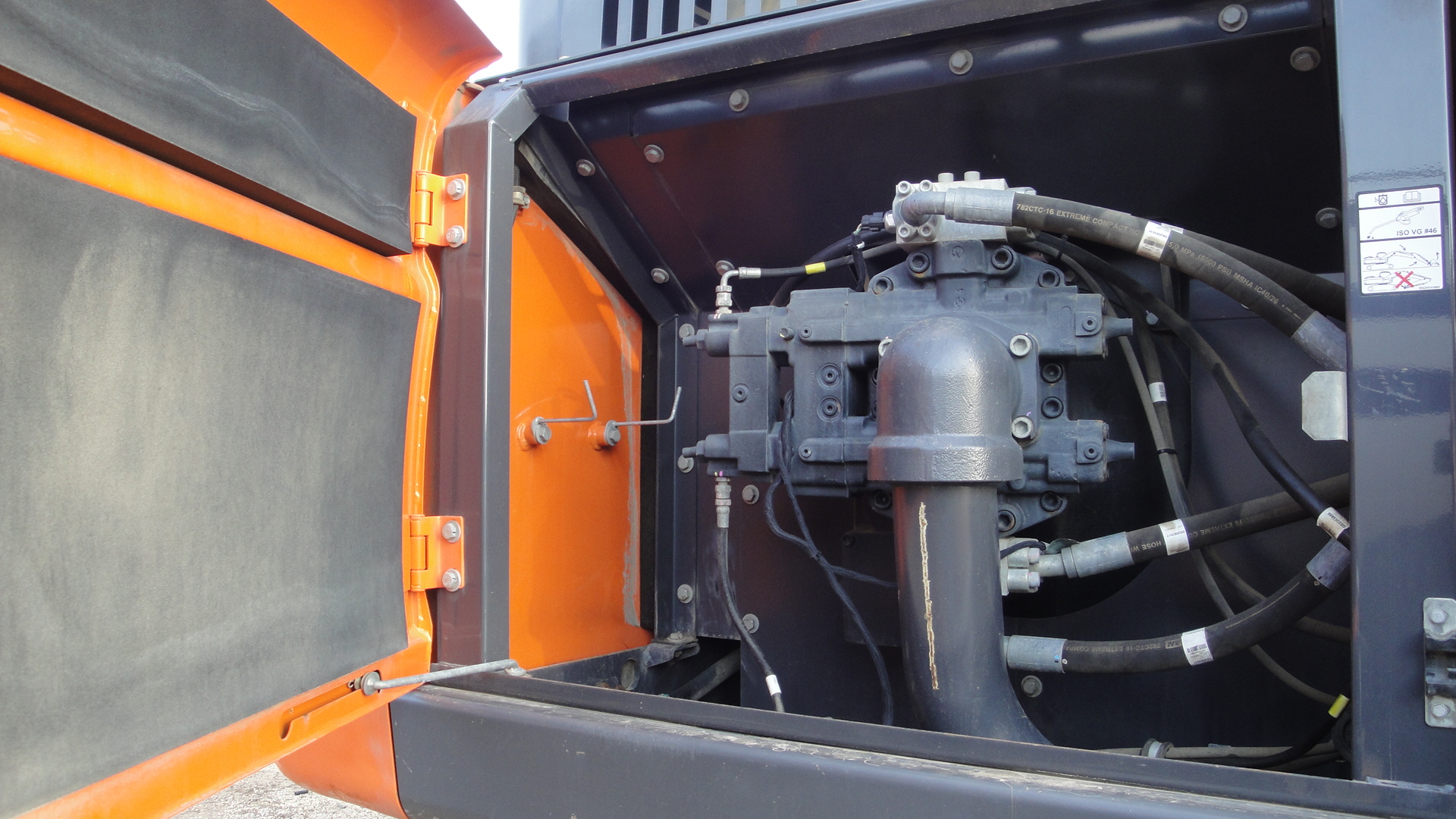 Escavadeira Doosan DX340 LC 2018 Revisada de Br Tratores no Paraná