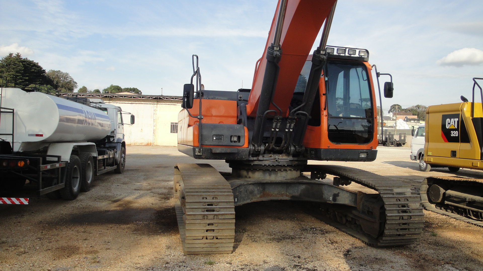 Escavadeira Doosan DX340 LC 2018 Revisada de Br Tratores no Paraná