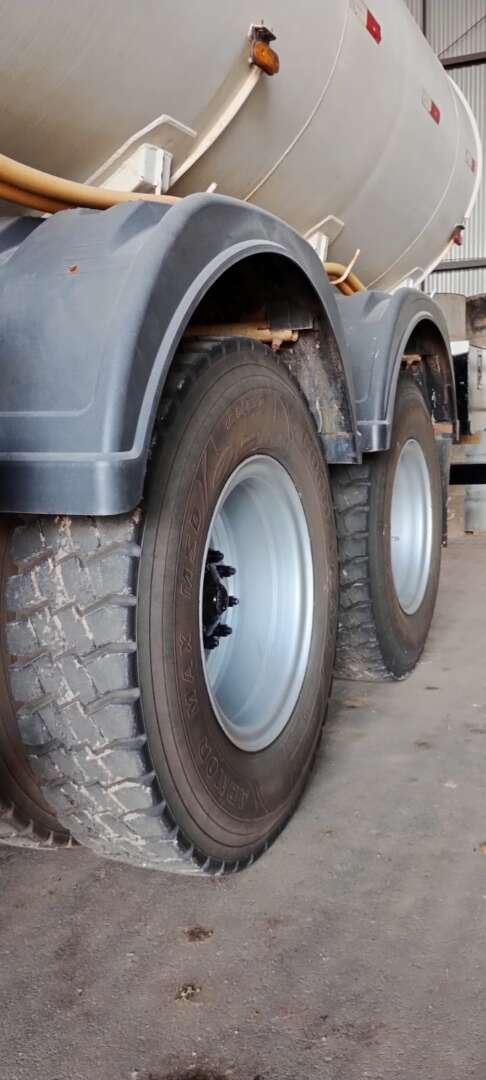 Caminhão FORD CARGO 2628 Tanque Pipa ANO 2012 de Br Tratores no Paraná