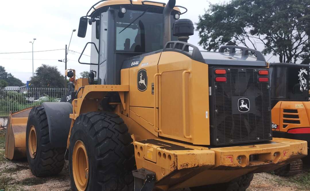 PA CARREGADEIRA JOHN DEERE 644K ANO 2021 de Br Tratores no Paraná