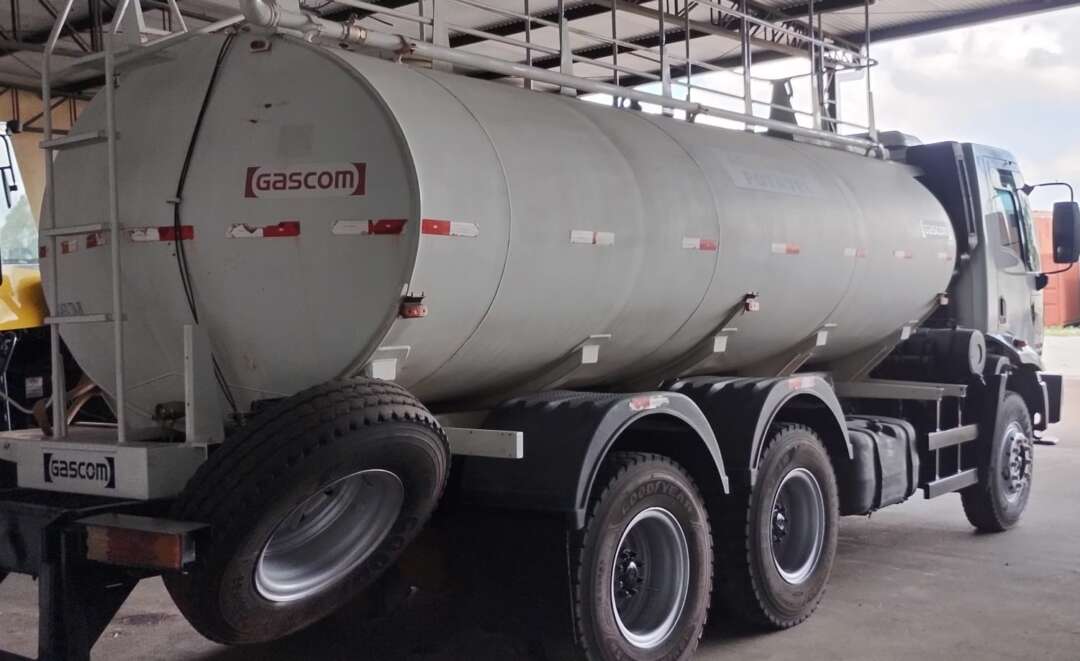 Caminhão FORD CARGO 2628 Tanque Pipa ANO 2012 de Br Tratores no Paraná