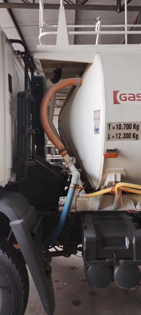 Caminhão FORD CARGO 2628 Tanque Pipa ANO 2012 de Br Tratores no Paraná