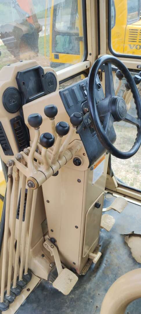 MOTONIVELADORA CATERPILLAR 120H ANO 2009 de Br Tratores no Paraná