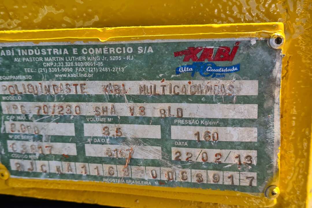 Caminhão VOLKSWAGEN VW 17190 Poliguindaste ANO 2013 de Br Tratores no Paraná