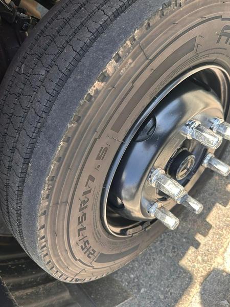 Caminhão MERCEDES BENZ MB 1316 Baú Furgão ANO 2020 de Michel Car no Paraná