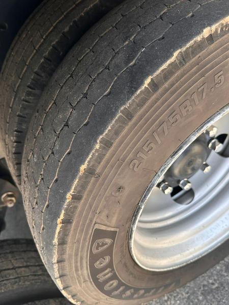 Caminhão MERCEDES BENZ MB 1316 Baú Furgão ANO 2020 de Michel Car no Paraná