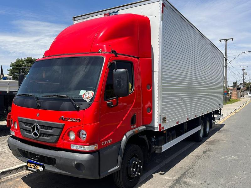Caminhão MERCEDES BENZ MB 1316 Baú Furgão ANO 2020 de Michel Car no Paraná