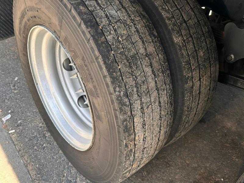 Caminhão MERCEDES BENZ MB 1316 Baú Furgão ANO 2020 de Michel Car no Paraná